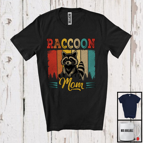 MacnyStore - Vintage Retro Raccoon Mom, Lovely Mother's Day Raccoon Lover, Matching Family Group T-Shirt
