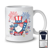 Gnome avec des lunettes de soleil drapeau américain, pétard, fiers Gnomes de feux d'artifice du 4 juillet, T-Shirt patriotique
