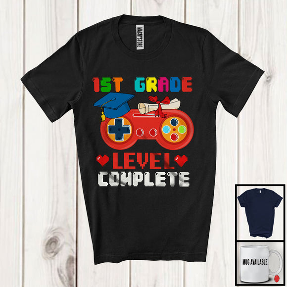 MacnyStore - 1st Grade Level Complete, Humorous Summer Vacation Game Controller, Gamer Gaming Lover T-Shirt