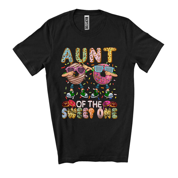 MacnyStore - Aunt Of The Sweet One, Cheerful Mother's Day Dabbing Donut Sunglasses, Family Group T-Shirt