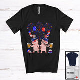 MacnyStore - Couple Two Pig Drinking Beer, Humorous 4th Of July Fireworks Farm, Farmer Patriotic T-Shirt