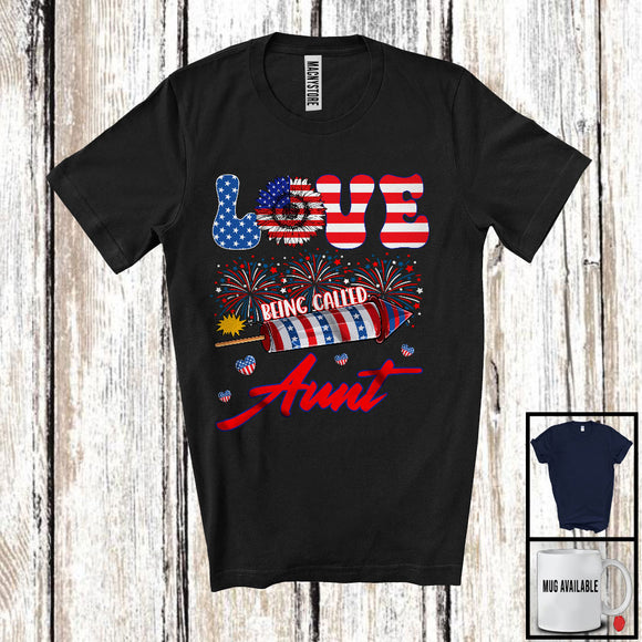 MacnyStore - Love Being Called Aunt, Cheerful 4th Of July American Flag Firecracker, Patriotic Family Group T-Shirt