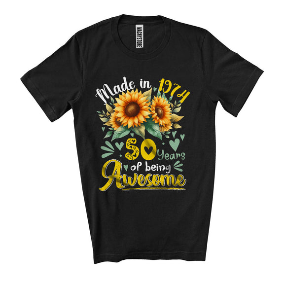 MacnyStore - Made In 1974 50 Years Of Being Awesome, Lovely 50th Birthday Sunflowers, Women Girls Family T-Shirt