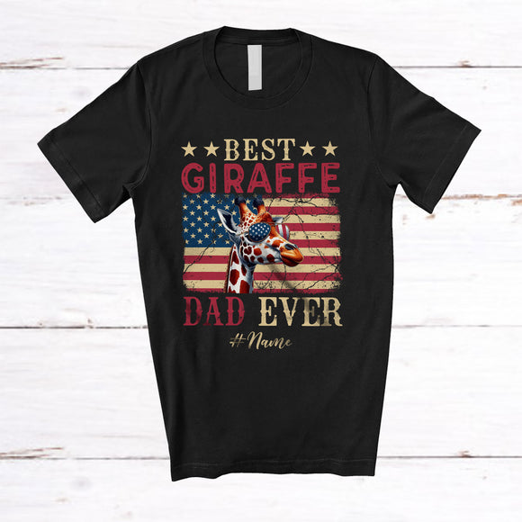 MacnyStore - Personalized Custom Name Best Giraffe Dad Ever; Proud Father's Day 4th of July US Flag; Patriotic T-Shirt