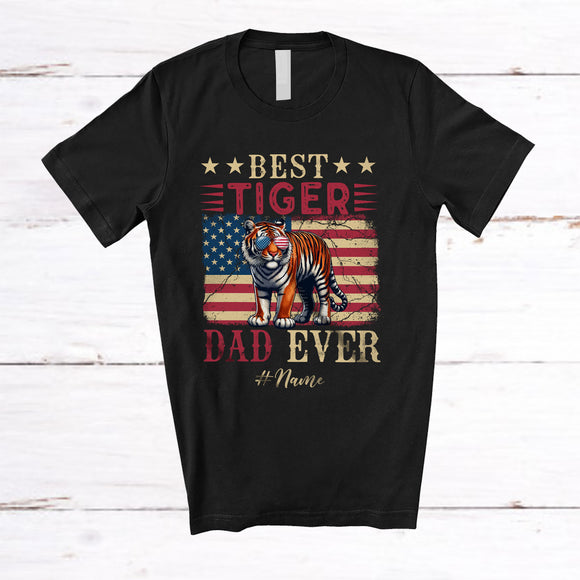 MacnyStore - Personalized Custom Name Best Tiger Dad Ever; Proud Father's Day 4th of July US Flag; Patriotic T-Shirt