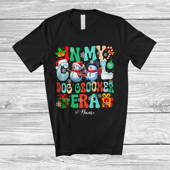 MacnyStore - Personalized Custom Name In My Cool Dog Groomer Era; Amusing Christmas Snowman Proud Job T-Shirt