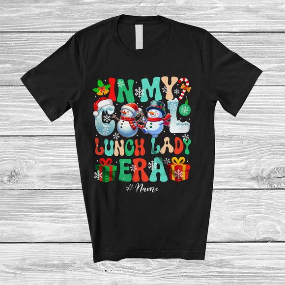 MacnyStore - Personalized Custom Name In My Cool Lunch Lady Era; Amusing Christmas Snowman Proud Job T-Shirt