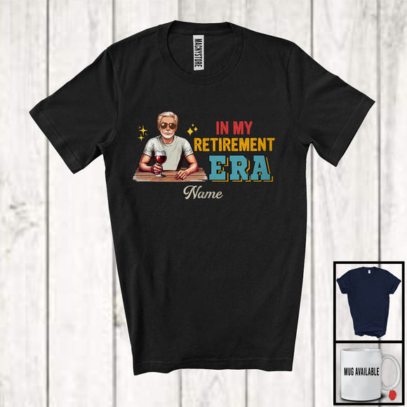 MacnyStore - Personalized In My Retirement Era, Cheerful Custom Name Men Drinking Wine, Family Group T-Shirt