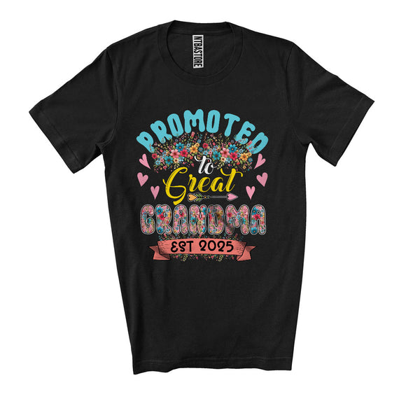MacnyStore - Promoted To Great Grandma Est 2025, Amazing Mother's Day Pregnancy Flowers, Family Group T-Shirt