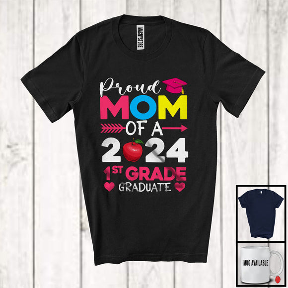 MacnyStore - Proud Mom Of A 2024 1st Grade Graduate, Wonderful Mother's Day Graduation, Family Group T-Shirt