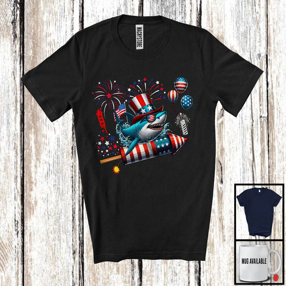 MacnyStore - Shark Riding Firecracker, Amazing 4th Of July American Flag Firecracker, Fish Sea Animal Lover T-Shirt
