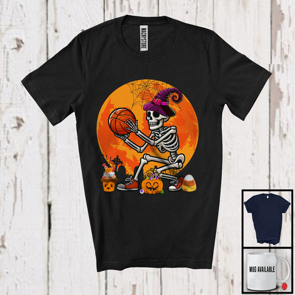 MacnyStore - Skeleton Playing Basketball, Humorous Halloween Skeleton Basketball Player, Sport Playing Team T-Shirt