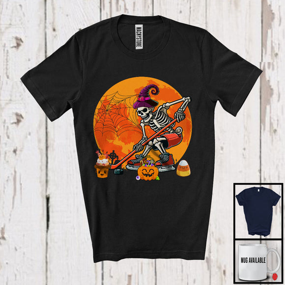 MacnyStore - Skeleton Playing Ice Hockey, Humorous Halloween Skeleton Ice Hockey Player, Sport Playing Team T-Shirt