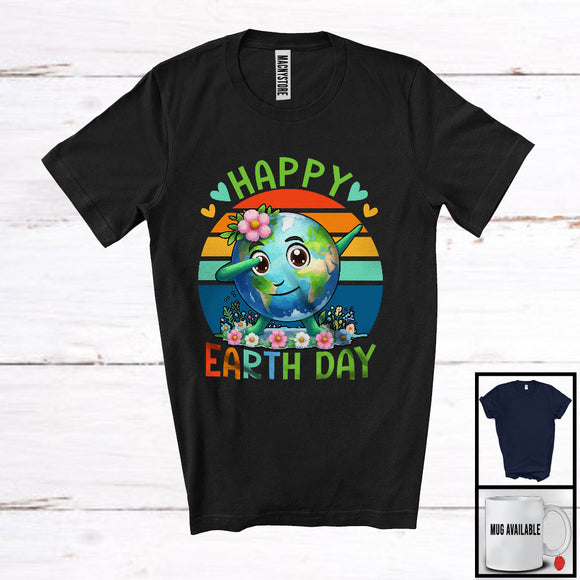 MacnyStore - Vintage Retro Happy Earth Day, Lovely Dabbing Earth Day 2024 Flowers, Family Group T-Shirt