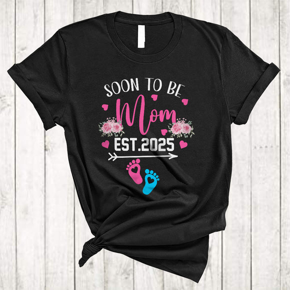 MacnyStore - Soon To Be Mom Est 2025, Cheerful Mother's Day Flowers, Pregnancy Family Group T-Shirt