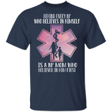 Behind Every NP Who Believes In Himself Is A NP Mom Who Believed In Him First Shirt NP Nurse Practitioner Gifts T-Shirt - Macnystore