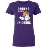Drinks Well With Unicorns Drinking St Patrick's Day Gifts Ladies T-Shirt - Macnystore