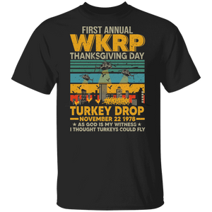 Vintage Retro First Annual Thanksgiving Day Turkey Drop Cool Thanksgiving Movie Lover Gifts T-Shirt - Macnystore