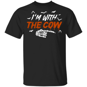 Halloween Farmer Shirt I'm With The Cow Funny Halloween Cow Lover Farmer Gifts Halloween T-Shirt - Macnystore