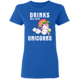 Drinks Well With Unicorns Drinking St Patrick's Day Gifts Ladies T-Shirt - Macnystore
