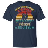 Vintage Retro Never Underestimate A Woman Jiu Jitsu Matching Shirt For Women Girls Ladies Funny Mom Daughter Gifts T-Shirt - Macnystore