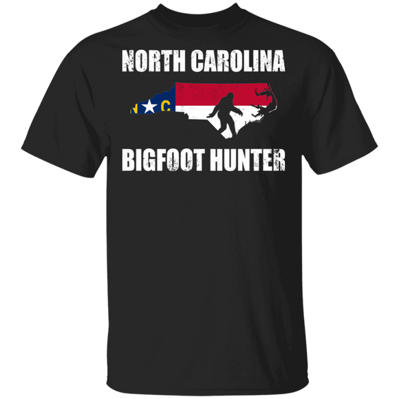 North Carolina Bigfoot Hunter Cool North Carolina State Flag And Bigfoot Shirt Matching Bigfoot Hunter American Gifts T-Shirt - Macnystore