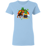 Leprechaun Dobermann Dog Lover St Patrick's Day Gifts Ladies T-Shirt - Macnystore