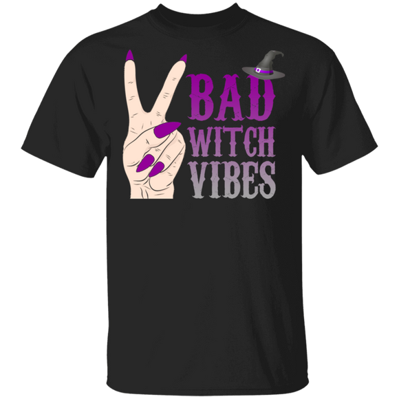 Bad Witch Vibes Cool Witch Hand Hat Halloween Gifts T-Shirt - Macnystore