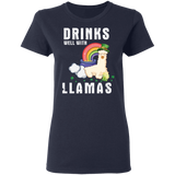Drinks Well With Llamas Drinking St Patrick's Day Gifts Ladies T-Shirt - Macnystore