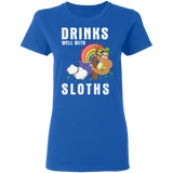 Drinks Well With Sloths Drinking St Patrick's Day Gifts Ladies T-Shirt - Macnystore