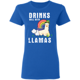 Drinks Well With Llamas Drinking St Patrick's Day Gifts Ladies T-Shirt - Macnystore