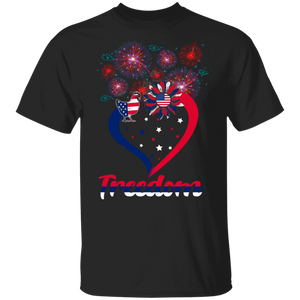 Chicken Sunflower Heart Flag 4th July American Patriotic T-Shirt - Macnystore