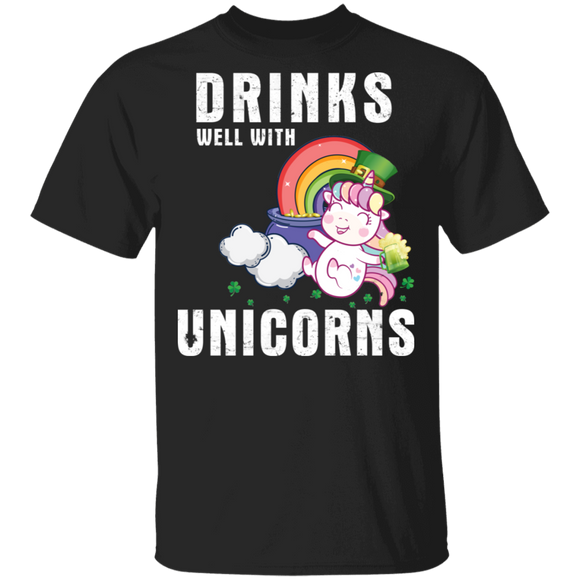 Drinks Well With Unicorns Drinking St Patrick's Day Gifts T-Shirt - Macnystore