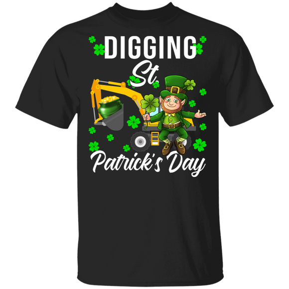 Digging St Patrick's Day Shamrocks Digger Excavator Leprechaun Funny St Patrick's Day Men Women Gifts T-Shirt - Macnystore