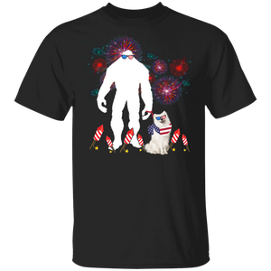 Cool American Flag Samoyed Bigfoot 4th Of July Independence Day Gifts T-Shirt - Macnystore