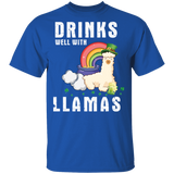 Drinks Well With Llamas Drinking St Patrick's Day Gifts T-Shirt - Macnystore