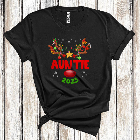 MacnyStore - Auntie Reindeer Face 2023 Xmas Lights Family Group Christmas T-Shirt