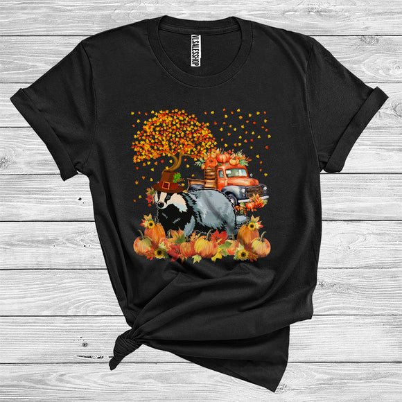 MacnyStore - Badger Pilgrim Cute Thanksgiving Fall Tree Leaves Pumpkins On Pickup Truck Wild Animal Lover T-Shirt
