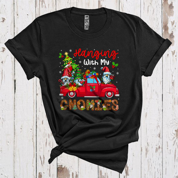 MacnyStore - Hanging With My Gnomies Funny Christmas Three Gnomes With Xmas Tree On Pickup Truck T-Shirt
