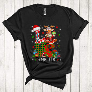MacnyStore - Love NP Life Cool Christmas Snow Red Green Plaid Reindeer Nurse Nursing Jobs T-Shirt