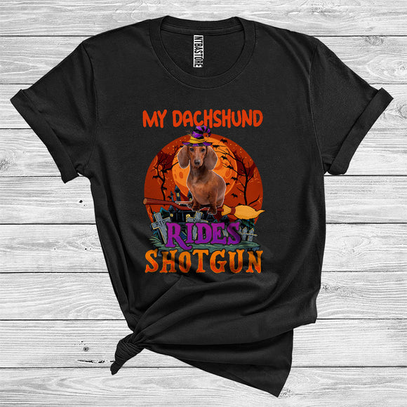 MacnyStore - My Dachshund Rides Shotgun Funny Halloween Costume Witch Broomstick Lover T-Shirt