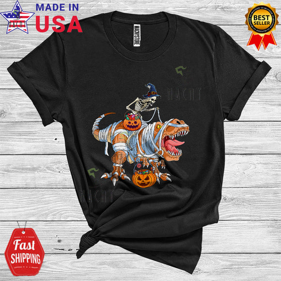 MacnyStore - Skeleton Witch Riding Mummy Dinosaur Cute Halloween T-Rex Pumpkin Candy Lover Kids T-Shirt