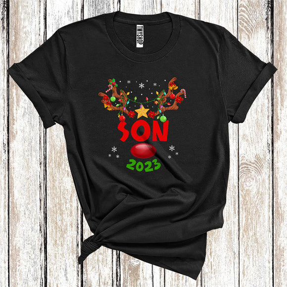 MacnyStore - Son Reindeer Face 2023 Xmas Lights Family Group Christmas T-Shirt