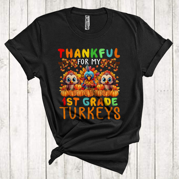 MacnyStore - Thankful For My 1st Grade Turkeys Cool Thanksgiving Pumpkins Fall Tree Teacher Group T-Shirt