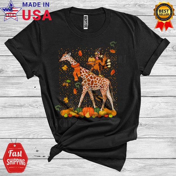 MacnyStore - Turkey Pilgrim On Giraffe Cute Thanksgiving Fall Pumpkin Wild Animal Zoo Autumn Leaves Lover T-Shirt