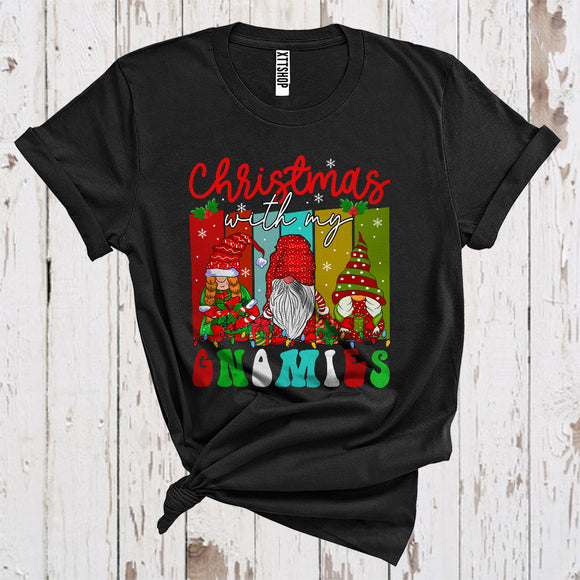 MacnyStore - Vintage Retro Christmas With My Gnomies Cute Three Gnomes Xmas Lights Snowing Lover T-Shirt
