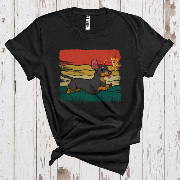 MacnyStore - Vintage Retro Dachshund Running With Pizza Baiting Funny Puppy Love Fast Food T-Shirt