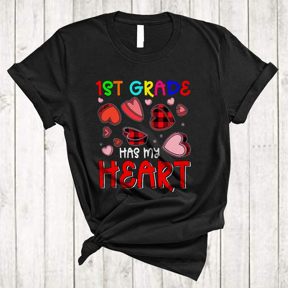 MacnyStore - 1st Grade Has My Heart, Wonderful Red Plaid Valentine's Day Hearts, Assistant Teacher Group T-Shirt
