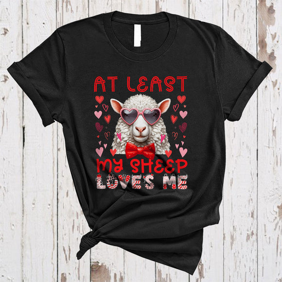 MacnyStore - At Least My Sheep Loves Me, Humorous Valentine Sheep Wearing Heart Glasses, Animal Farmer Lover T-Shirt