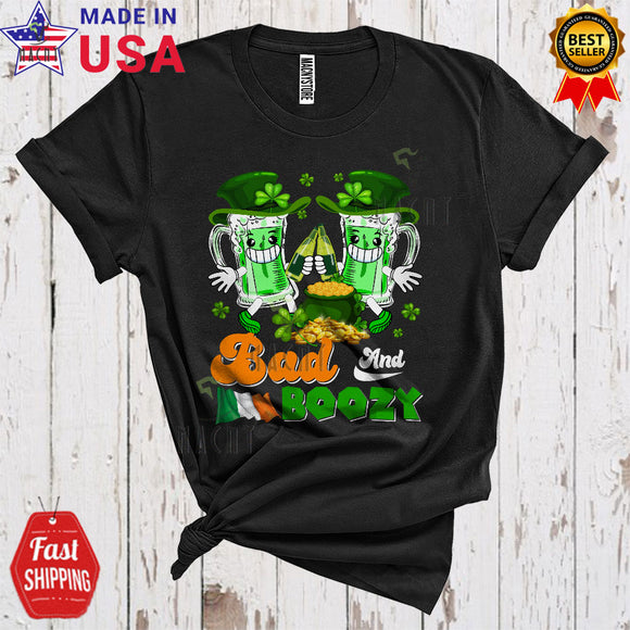 MacnyStore - Bad And Boozy Funny Cool St. Patrick's Day Two Leprechaun Beer Glasses Matching Irish Drinking Team T-Shirt
